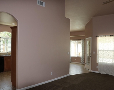 5222 W Beechwood Avenue - Photo Thumbnail 2