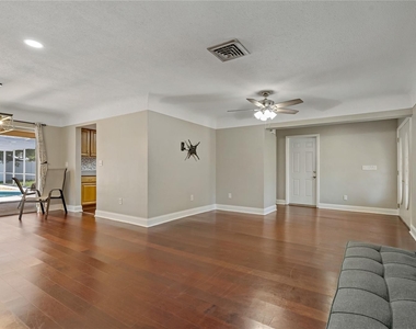 3143 Fiesta Drive - Photo Thumbnail 4