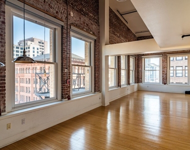 253 S Broadway - Photo Thumbnail 2