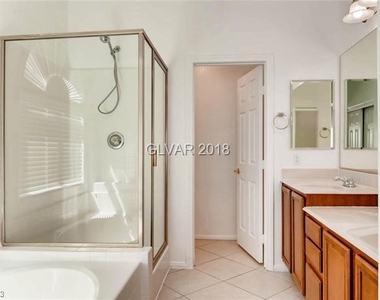 6072 Lamotte Avenue - Photo Thumbnail 11