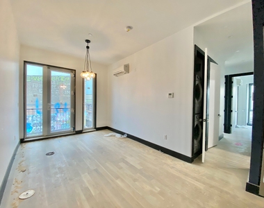 923 Broadway - Photo Thumbnail 6