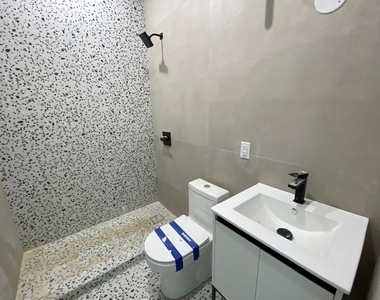 923 Broadway - Photo Thumbnail 5