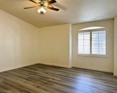 1160 Nevada Sky Street - Photo Thumbnail 12