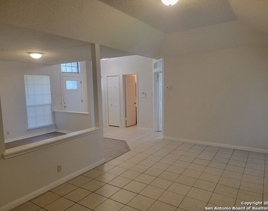 1406 Lightstone Dr - Photo Thumbnail 21