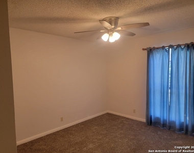 1406 Lightstone Dr - Photo Thumbnail 30