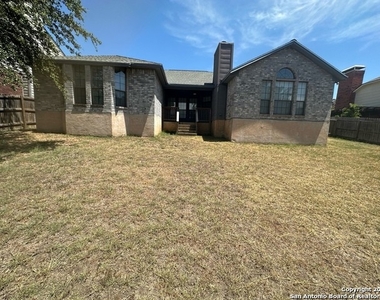 1406 Lightstone Dr - Photo Thumbnail 2