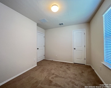 2216 Mayfield Ln - Photo Thumbnail 13