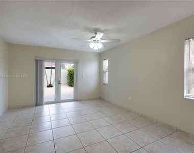 3854 Sw 118th Ct - Photo Thumbnail 7