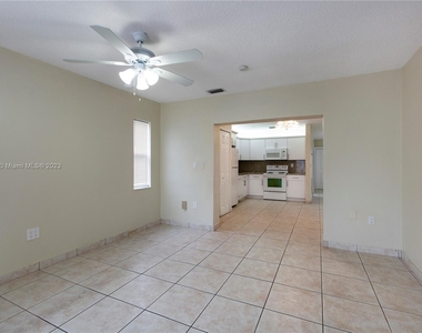 3854 Sw 118th Ct - Photo Thumbnail 11