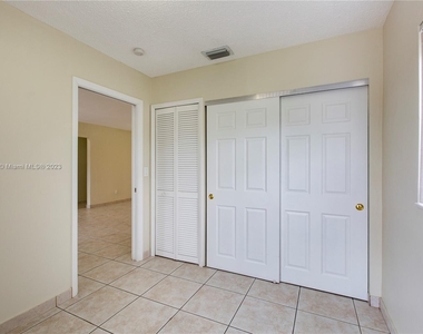 3854 Sw 118th Ct - Photo Thumbnail 14