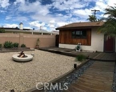 10312 Lorinda Avenue - Photo Thumbnail 15