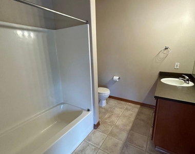 15325 Nw Central Dr Unit 213 - Photo Thumbnail 5