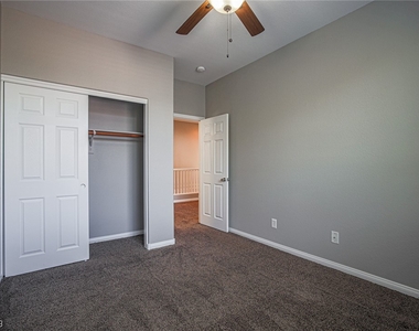 5625 Aurora Crest Avenue - Photo Thumbnail 20