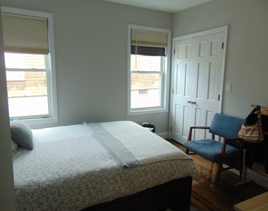 138 Newbury Ave - Photo Thumbnail 6