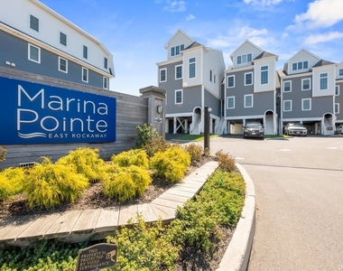 141 Marina Pointe Drive - Photo Thumbnail 0