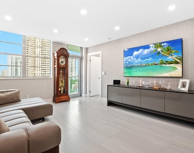 19390 Collins Ave - Photo Thumbnail 11