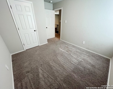 619 Pleasanton Way - Photo Thumbnail 5