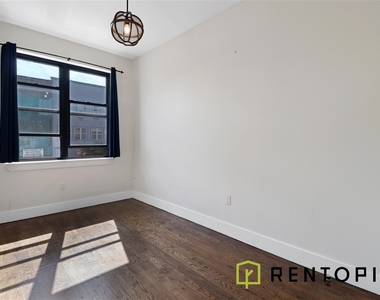 59 Graham Avenue - Photo Thumbnail 8