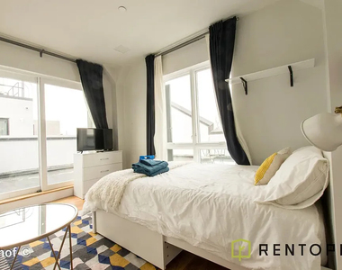 854 Metropolitan Avenue - Photo Thumbnail 6