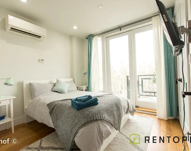 854 Metropolitan Avenue - Photo Thumbnail 4