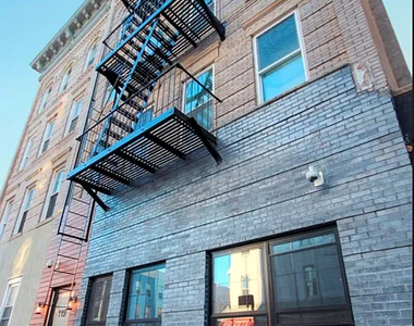 119 Guernsey Street - Photo Thumbnail 6