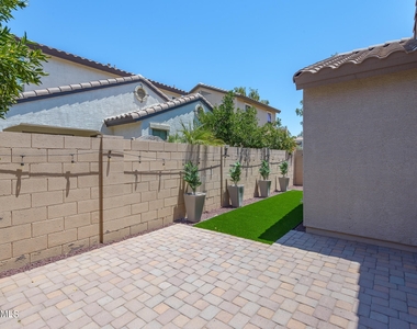 21090 E Munoz Street - Photo Thumbnail 40