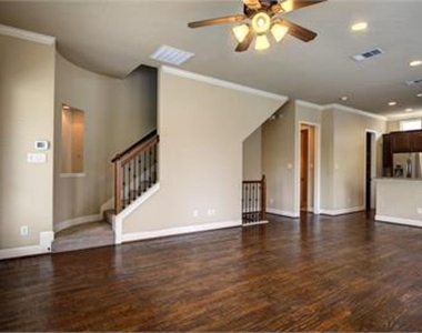 5118 Belmont Avenue - Photo Thumbnail 2