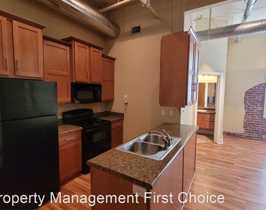 821 Garrison Avenue Apt #3 - Photo Thumbnail 0