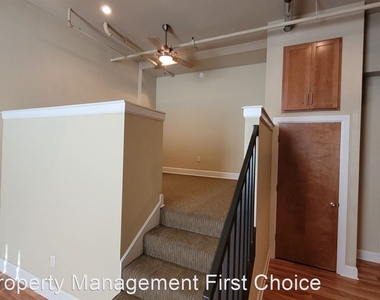 821 Garrison Avenue Apt #3 - Photo Thumbnail 6