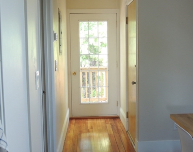 27 Dunlap St - Photo Thumbnail 6