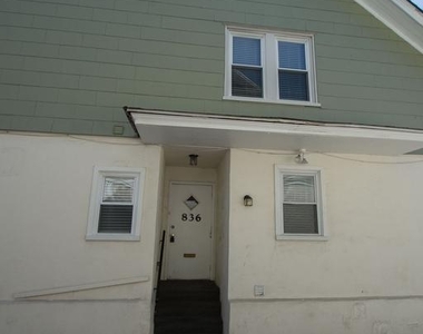 836 Montgomery Ave - Photo Thumbnail 6