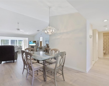 5895 Chanteclair Dr - Photo Thumbnail 16