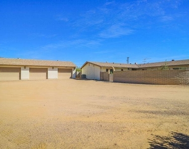 6518 E Sunnyside Drive - Photo Thumbnail 1