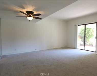 674 Colonial Circle - Photo Thumbnail 11