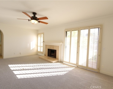 674 Colonial Circle - Photo Thumbnail 17