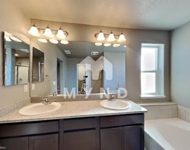 3775 Thistledown Ct - Photo Thumbnail 14