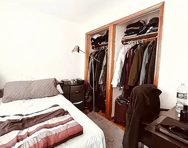1425 York Avenue - Photo Thumbnail 2