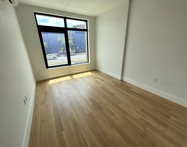 580 Classon Avenue - Photo Thumbnail 6