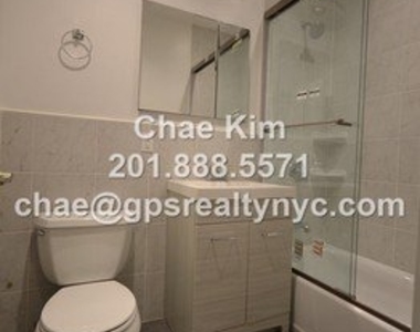 218 East 36th Street - Photo Thumbnail 5