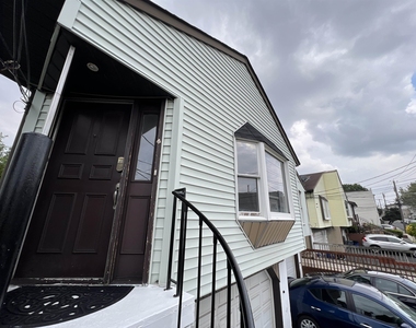 326 Winfield Ave - Photo Thumbnail 22