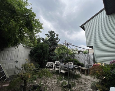 326 Winfield Ave - Photo Thumbnail 20