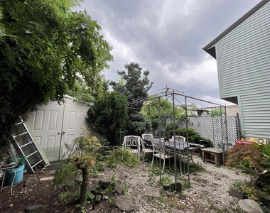 326 Winfield Ave - Photo Thumbnail 21