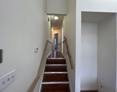 326 Winfield Ave - Photo Thumbnail 13