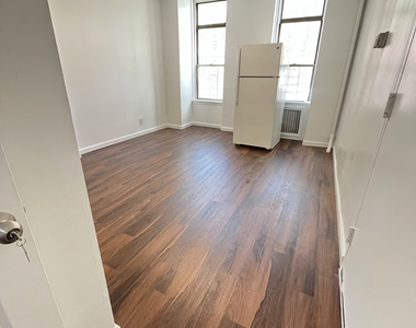 666 Jefferson Avenue - Photo Thumbnail 4