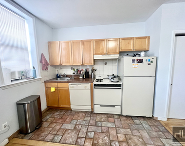 40-04 36 Avenue - Photo Thumbnail 2