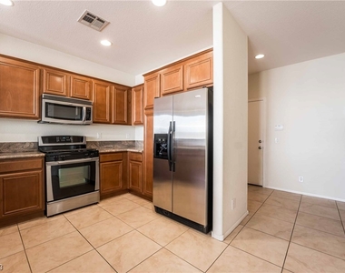 8320 S Pioneer Way - Photo Thumbnail 7