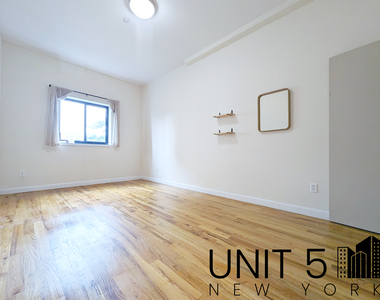 735 Prospect Place - Photo Thumbnail 10