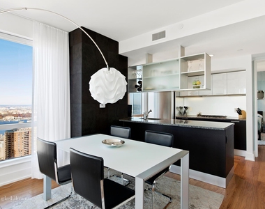 350 W 42nd St - Photo Thumbnail 3