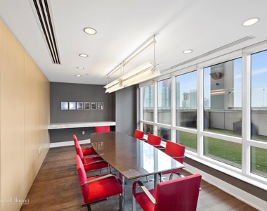 350 W 42nd St - Photo Thumbnail 7