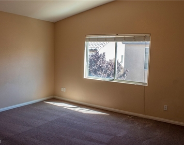 9515 Milkweed Canyon Avenue - Photo Thumbnail 10